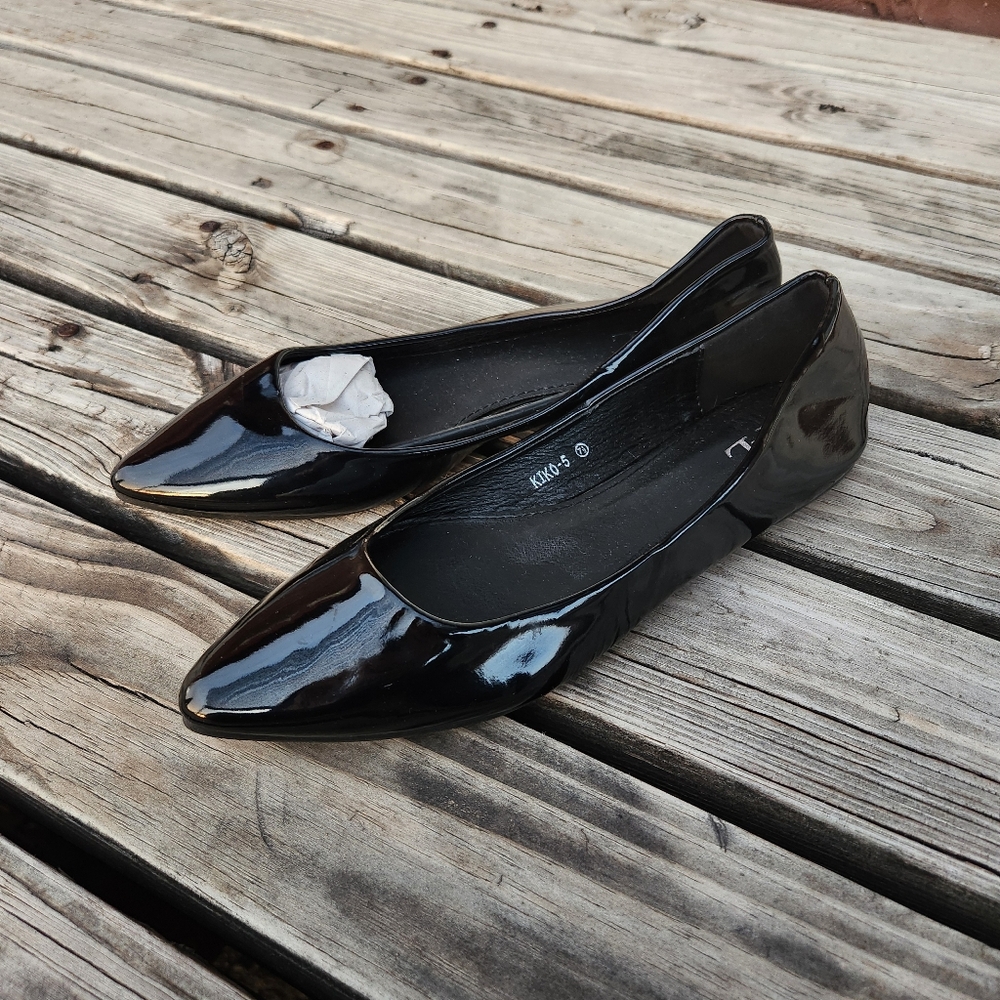 NWOT M&L Shiny Pounted Toe Ballet Flat Office Professional Work 7.5 - Picture 2 of 5